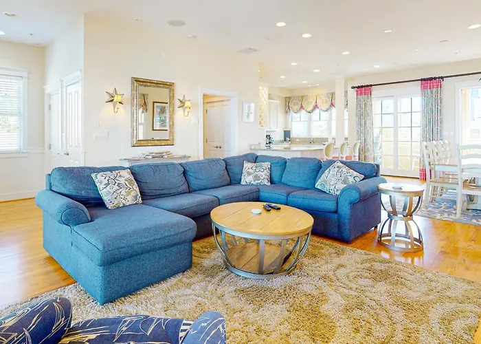 Sunset Island - Beachside Mews 1 & 2 *