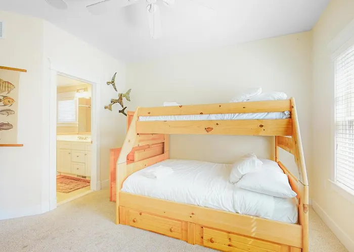 Sunset Island - Beachside Mews 1 & 2
