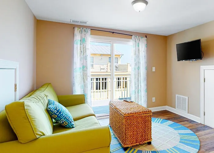 Sunset Island - Beachside Mews 1 & 2