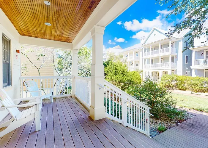 Sunset Island - Beachside Mews 1 & 2 *