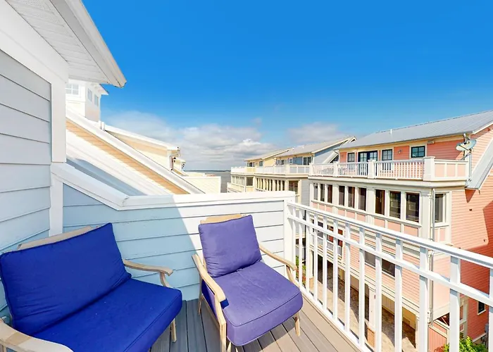 Sunset Island - Beachside Mews 1 & 2 *